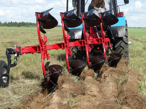 Плуг навесной TOR 4