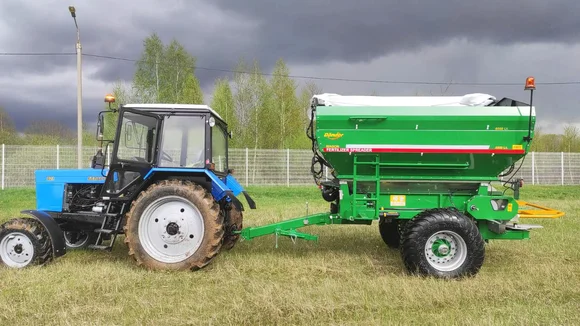 Прицепной разбрасыватель Wagon-6000