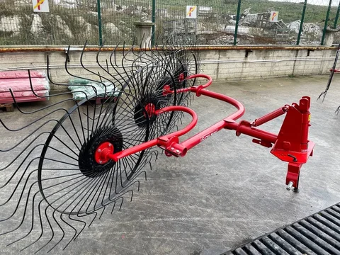 Грабли колесно-пальцевые навесные ШТОРМ-4
