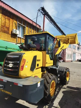 Колёсный фронтальный погрузчик Master WHL18 с ковшом 1,2 м³